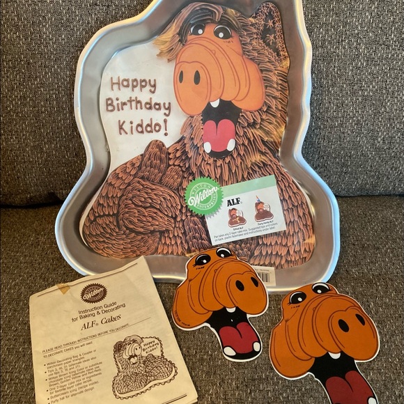 Wilton Vintage Alf Cake Pan